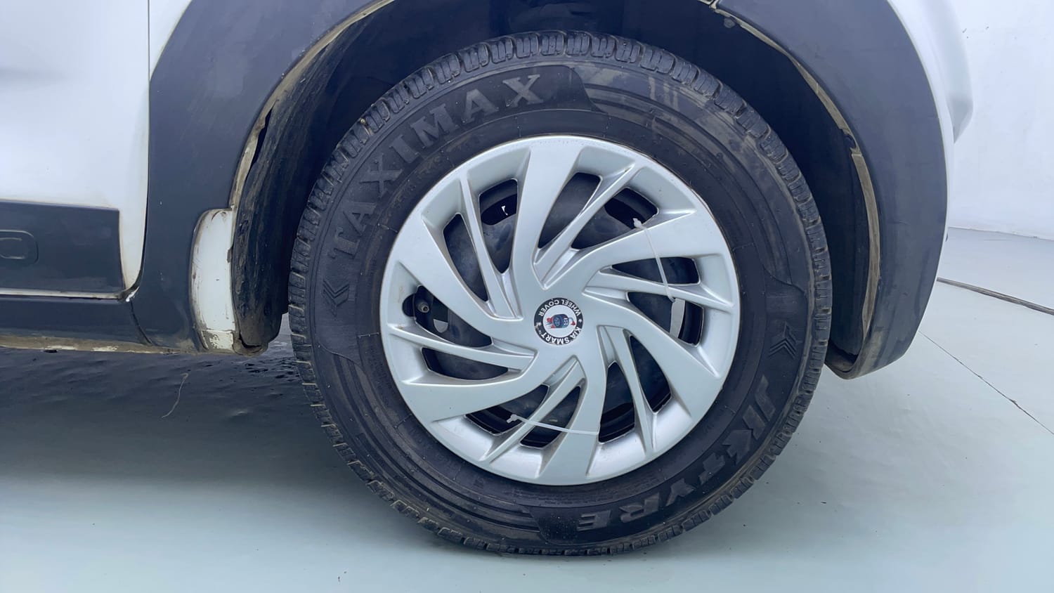 Used 2016 Datsun Redi-GO S Petrol Manual tyres RIGHT FRONT TYRE RIM VIEW
