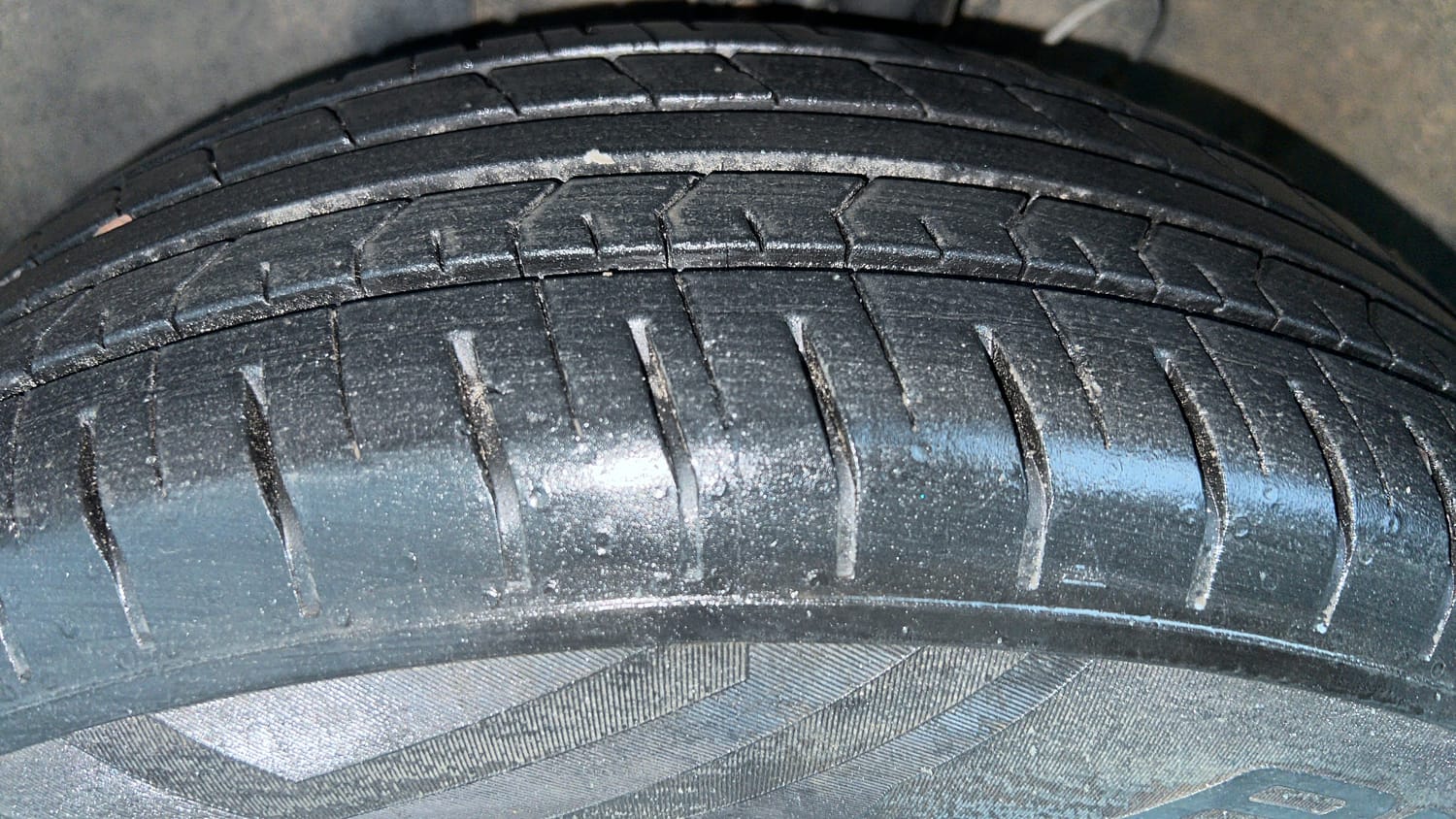 Used 2024 Hyundai Venue SX 1.2 Petrol Petrol Manual tyres LEFT FRONT TYRE TREAD VIEW