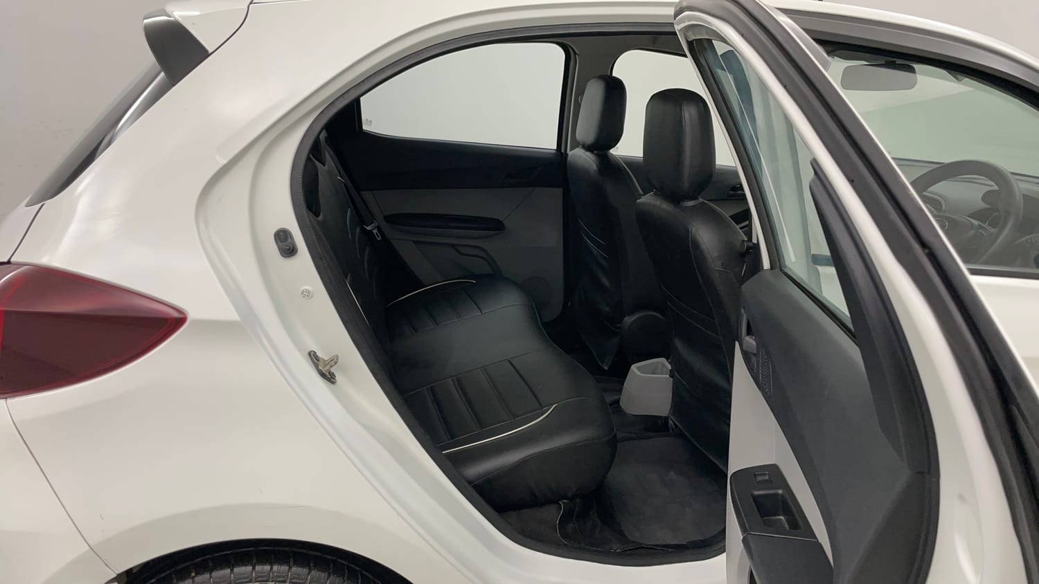 Used 2022 Tata Tiago XT Petrol Manual interior RIGHT SIDE REAR DOOR CABIN VIEW