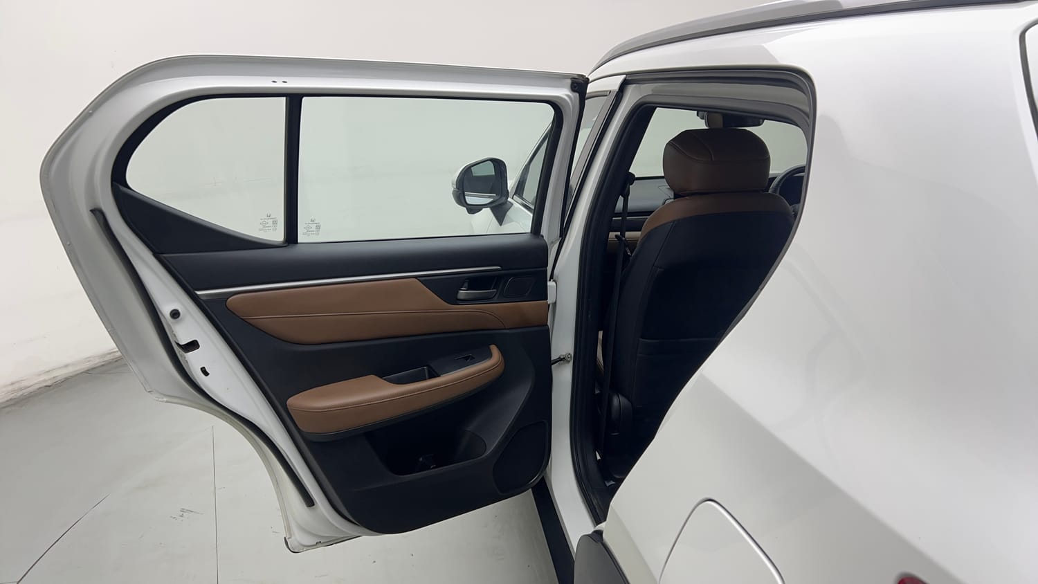 Used 2024 Honda Elevate ZX CVT Petrol Automatic interior LEFT REAR DOOR OPEN VIEW