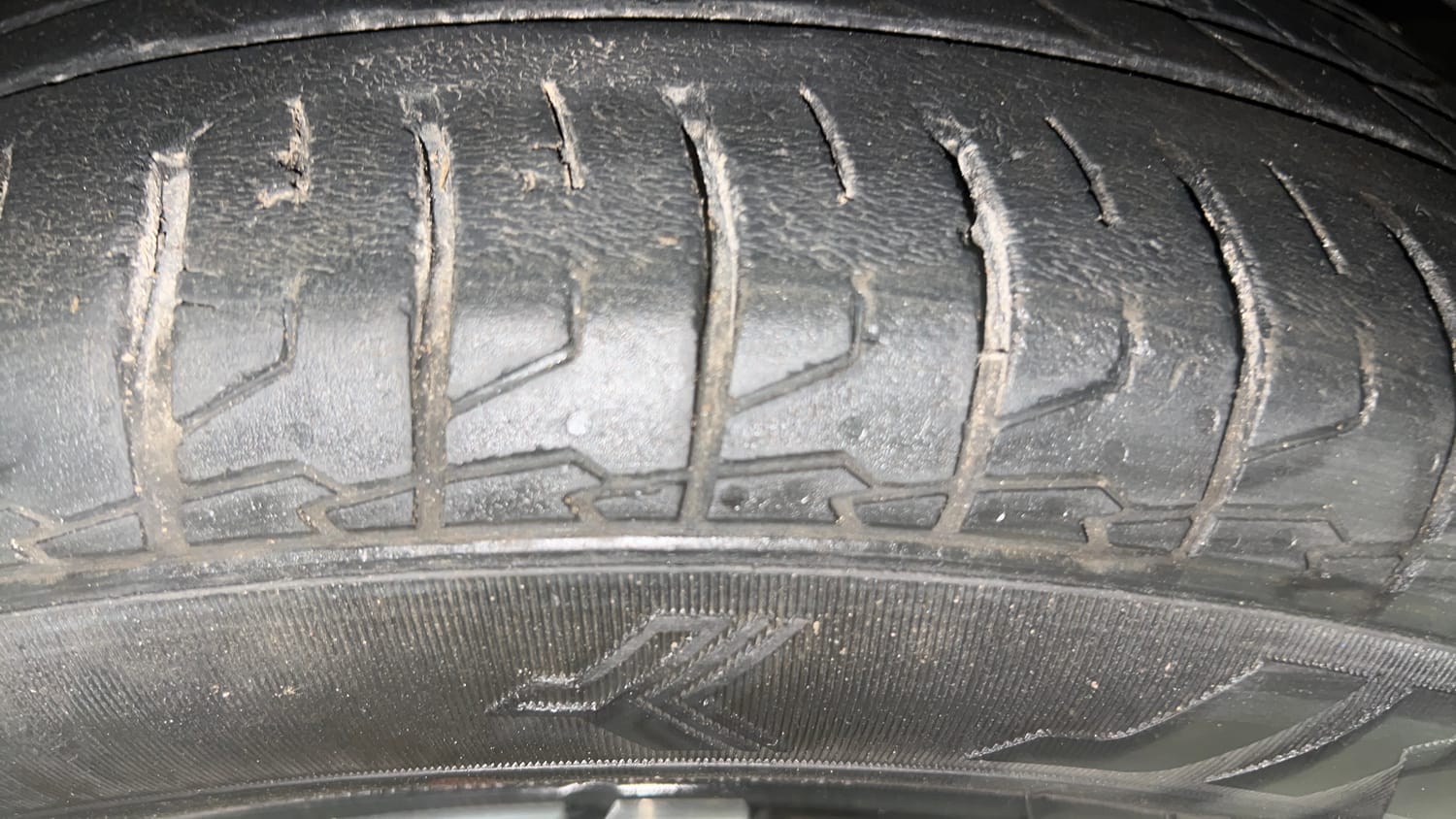 Used 2023 kia Seltos HTX 1.5 IVT Petrol Automatic tyres RIGHT FRONT TYRE TREAD VIEW