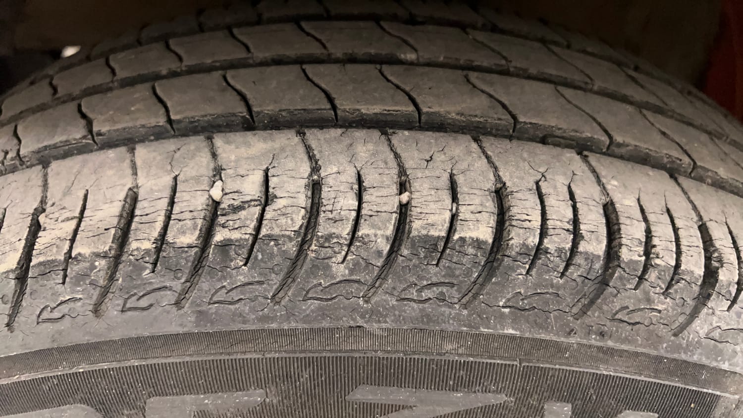 Used 2019 Maruti Suzuki Baleno Delta Petrol Manual tyres LEFT FRONT TYRE TREAD VIEW