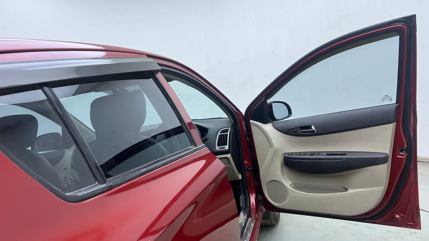 Used 2012 Hyundai i20 Sportz 1.2 Petrol Manual interior RIGHT FRONT DOOR OPEN VIEW