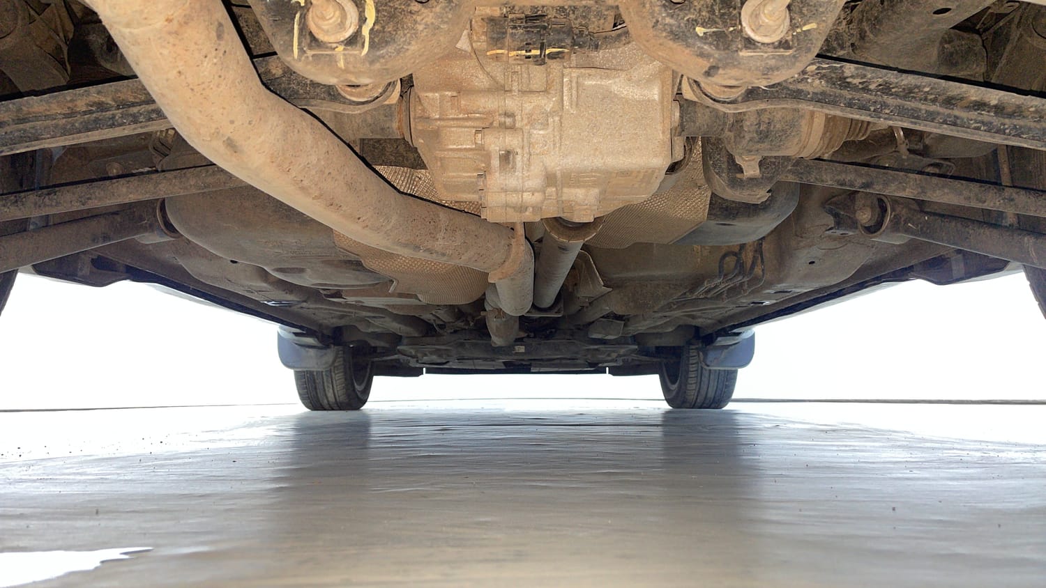 Used 2022 Jeep Compass Model S (O) Diesel 4x4 AT Diesel Automatic extra REAR UNDERBODY VIEW (TAKEN FROM REAR)