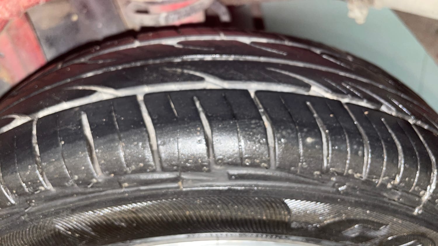 Used 2015 Maruti Suzuki Alto 800 Lxi Petrol Manual tyres LEFT REAR TYRE TREAD VIEW