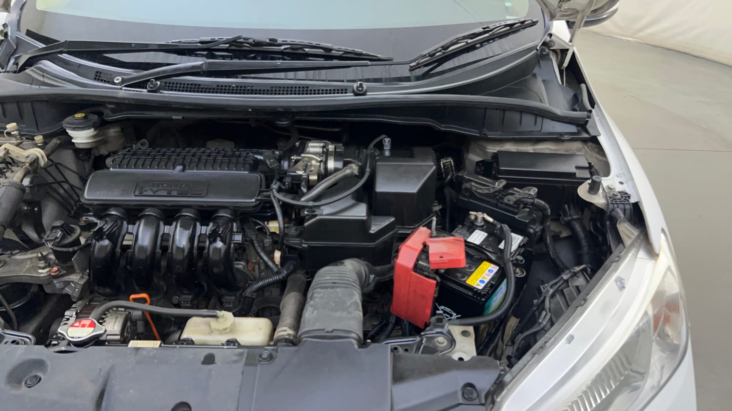 Used 2015 Honda City SV CVT Petrol Automatic engine ENGINE LEFT SIDE HINGE & APRON VIEW