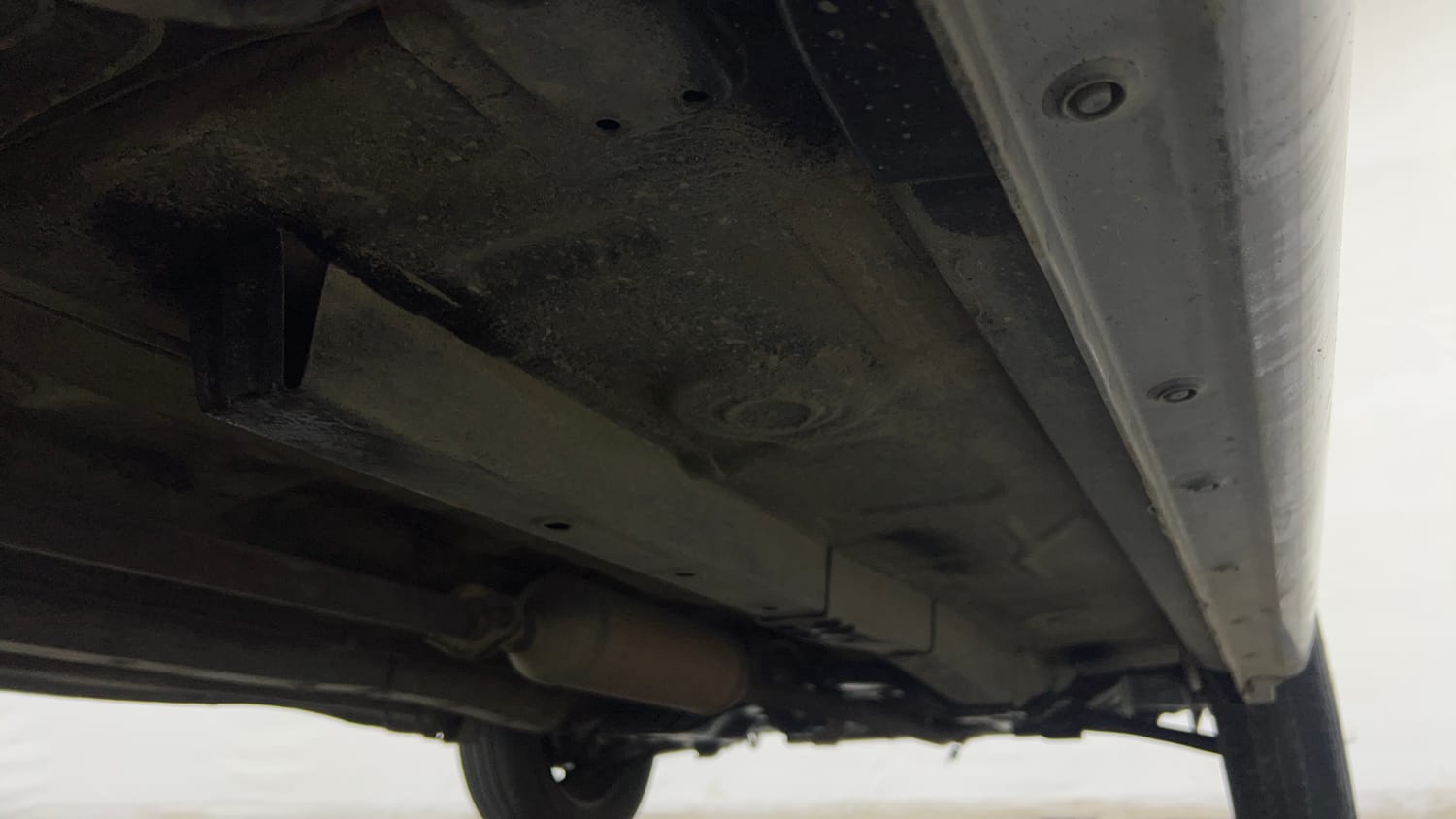 Used 2013 Maruti Suzuki Wagon R VXI Petrol Manual extra REAR RIGHT UNDERBODY VIEW