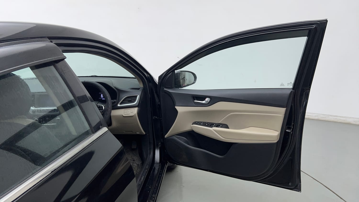Used 2019 Hyundai Verna SX (O)1.6 VTVT Petrol Manual interior RIGHT FRONT DOOR OPEN VIEW
