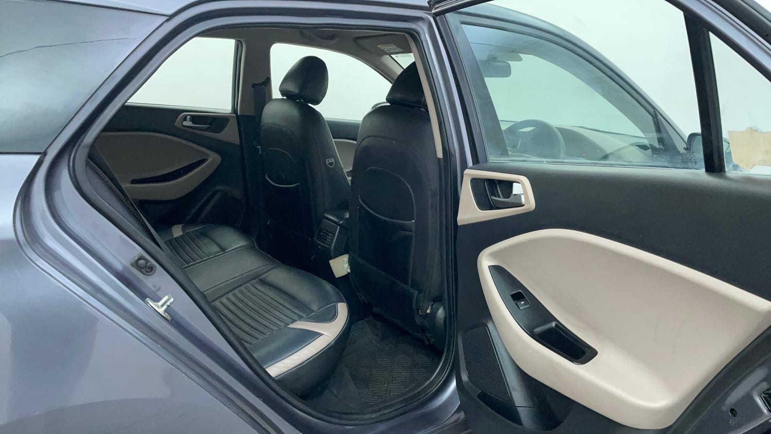 Used 2018 Hyundai Elite i20 Sportz 1.2 Petrol Manual interior RIGHT SIDE REAR DOOR CABIN VIEW