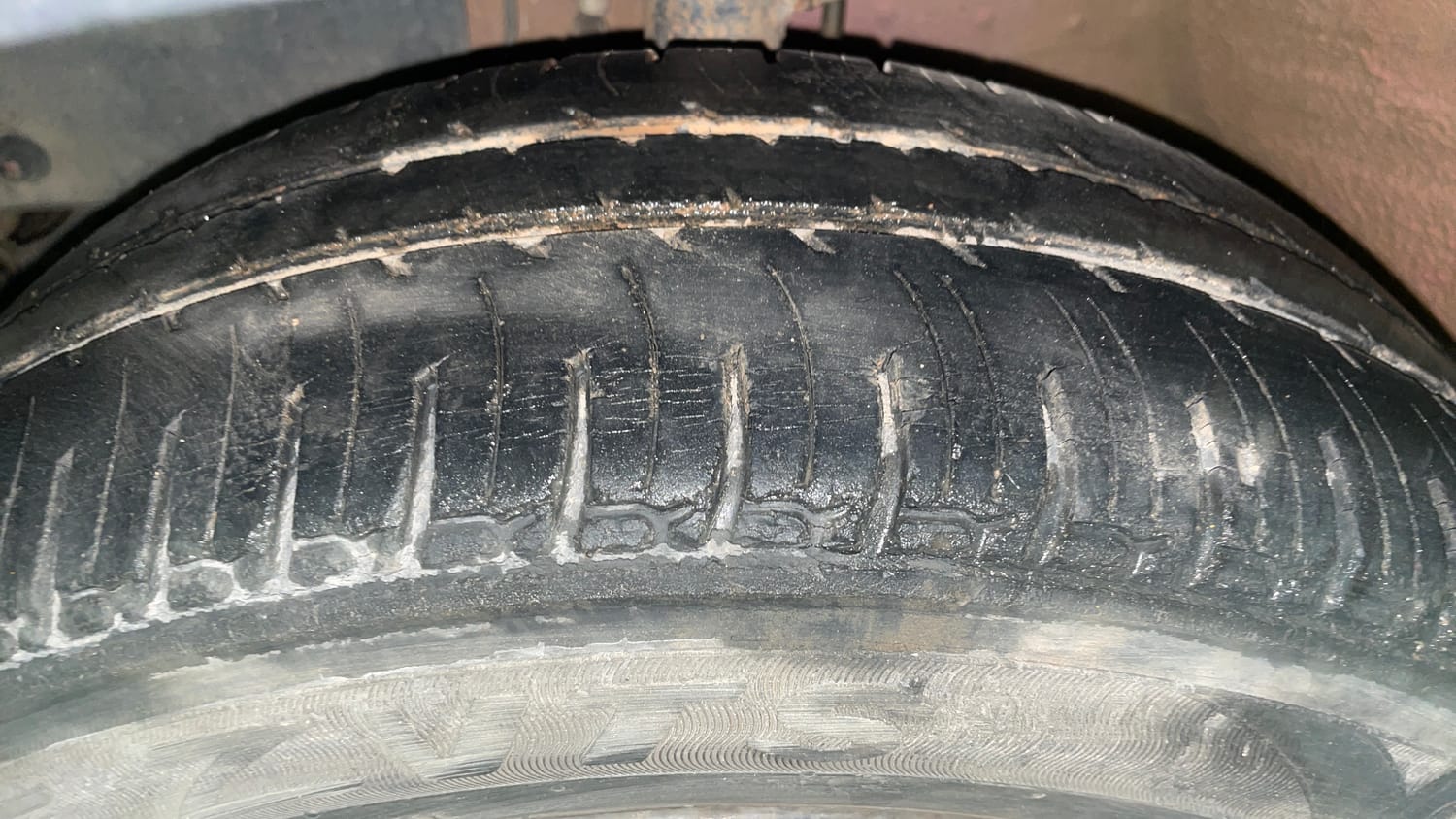 Used 2016 Mahindra KUV100 K4 6 STR Petrol Manual tyres LEFT FRONT TYRE TREAD VIEW