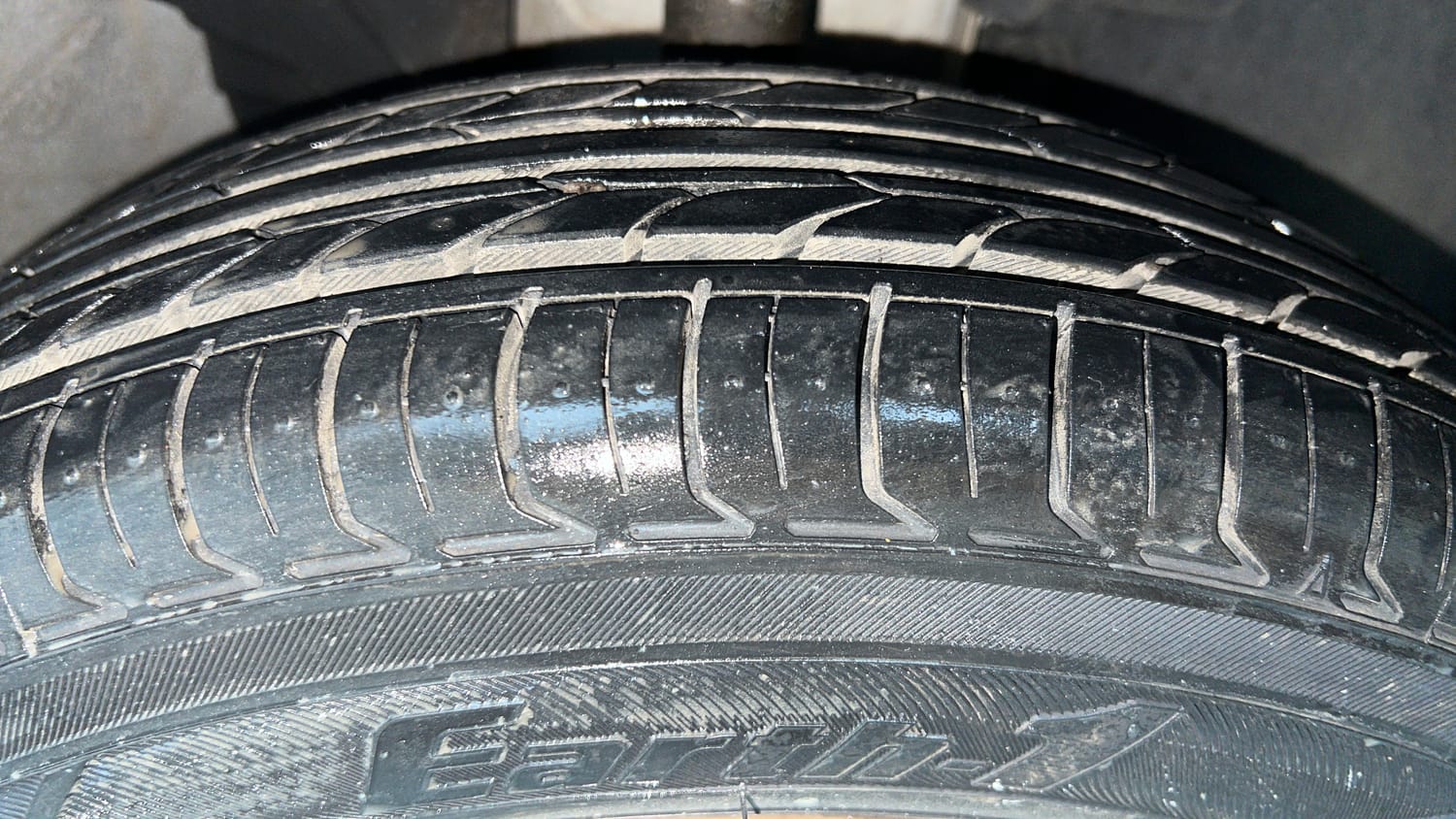 Used 2016 Renault Kwid RXT Petrol Manual tyres RIGHT FRONT TYRE TREAD VIEW