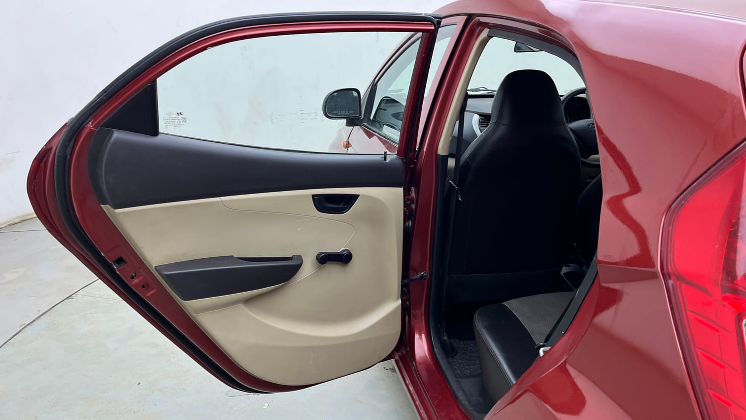 Used 2014 Hyundai Eon Magna Petrol Manual interior LEFT REAR DOOR OPEN VIEW