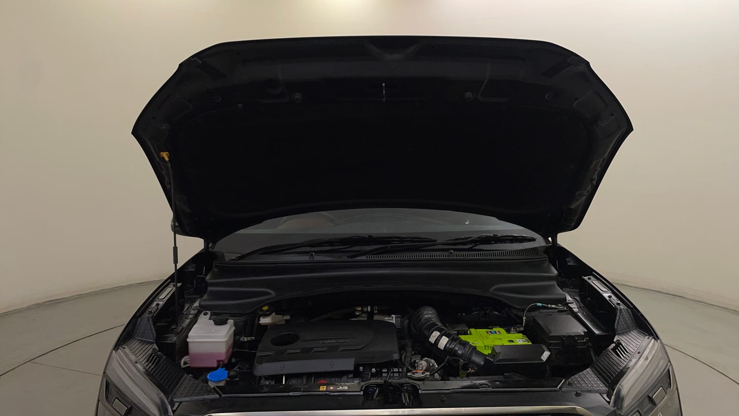 Used 2023 Hyundai Alcazar Prestige 7 STR 1.5 Diesel Diesel Manual engine ENGINE & BONNET OPEN FRONT VIEW