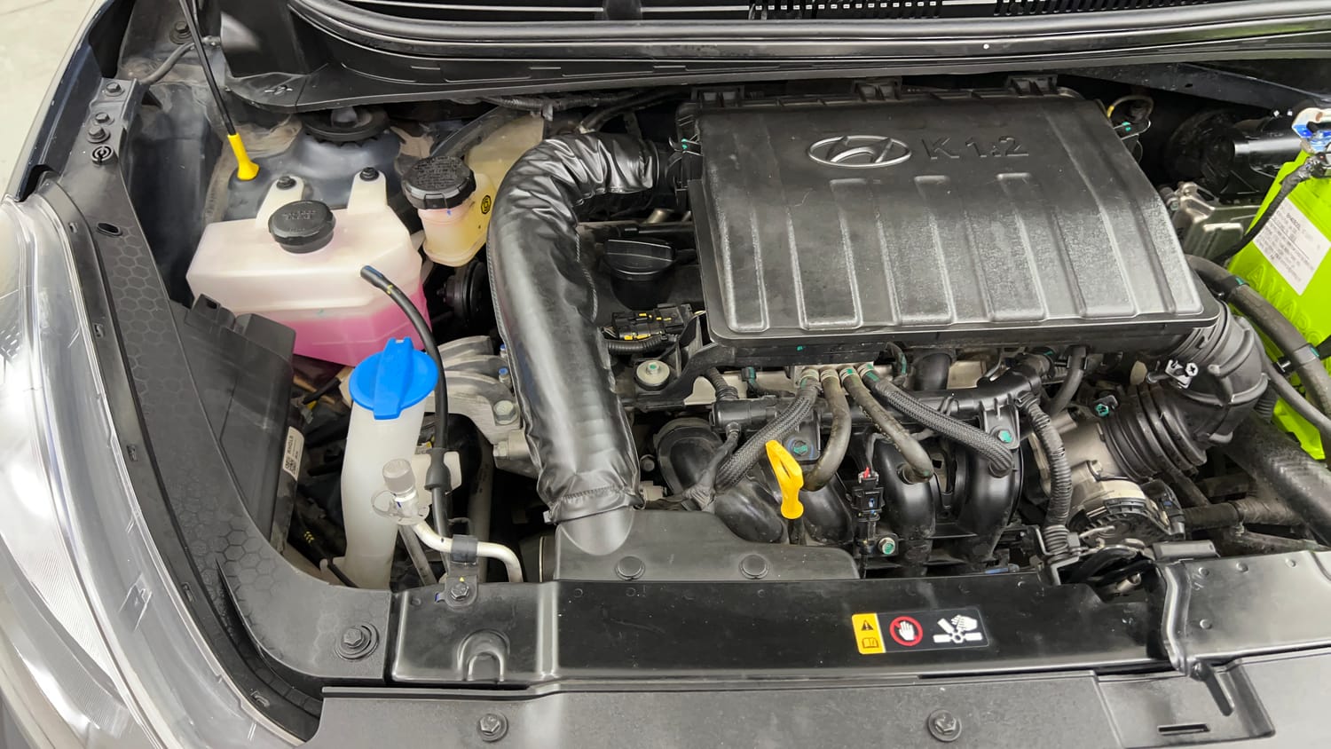 Used 2023 Hyundai Aura SX 1.2 CNG Cng Manual engine ENGINE RIGHT SIDE VIEW