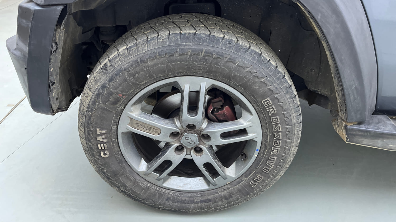 Used 2021 mahindra Thar LX Hard Top Diesel AT 4WD Diesel Automatic tyres LEFT FRONT TYRE RIM VIEW