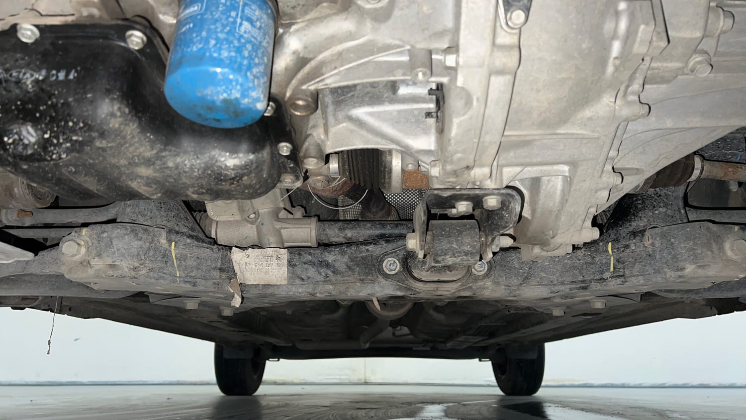 Used 2023 Hyundai Aura SX 1.2 (O) Petrol Petrol Manual extra FRONT LEFT UNDERBODY VIEW
