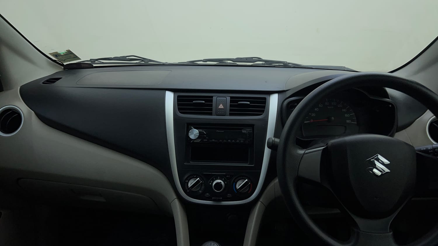 Used 2017 Maruti Suzuki Celerio VXi Petrol Manual interior MUSIC SYSTEM & AC CONTROL VIEW