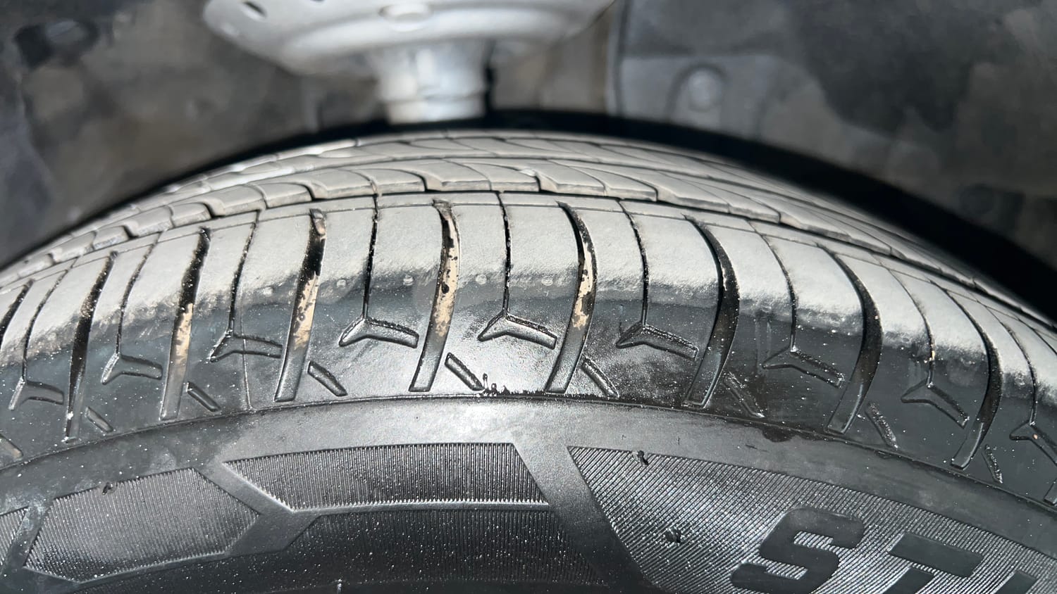 Used 2014 Honda City V Petrol Manual tyres RIGHT FRONT TYRE TREAD VIEW