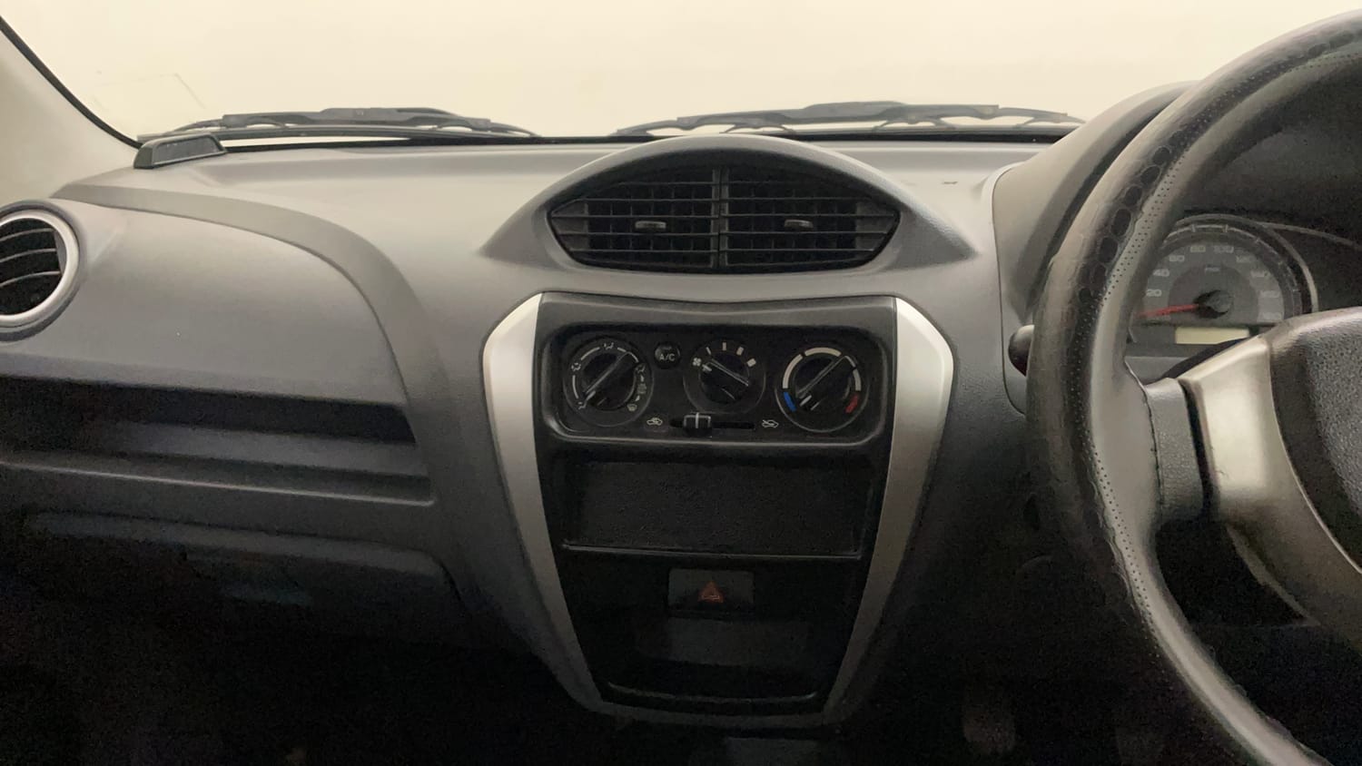 Used 2015 Maruti Suzuki Alto 800 Lxi Petrol Manual interior MUSIC SYSTEM & AC CONTROL VIEW