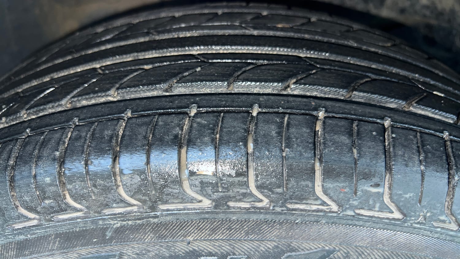 Used 2022 Honda Amaze VX CVT 1.2 Petrol Petrol Automatic tyres RIGHT FRONT TYRE TREAD VIEW
