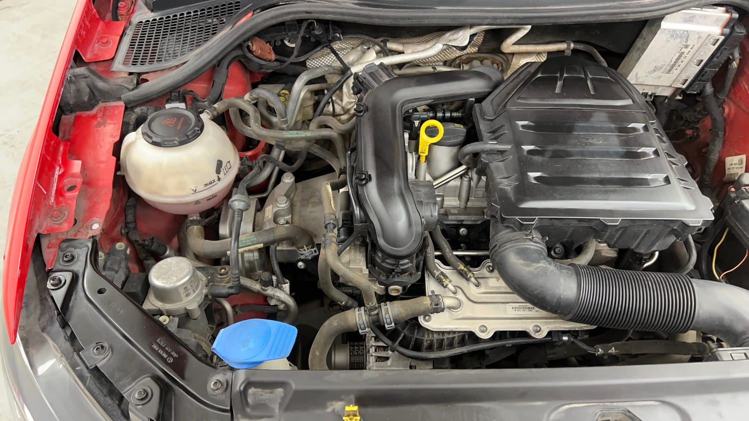 Used 2020 Volkswagen Polo Highline Plus 1.0L TSI Petrol Manual engine ENGINE RIGHT SIDE VIEW