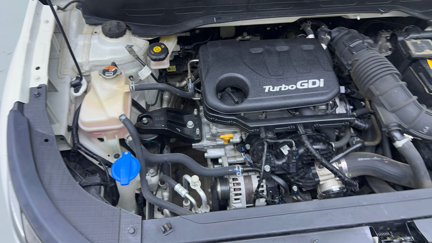 Used 2024 Hyundai Venue S (O) 1.0 Turbo DCT Petrol Automatic engine ENGINE RIGHT SIDE VIEW