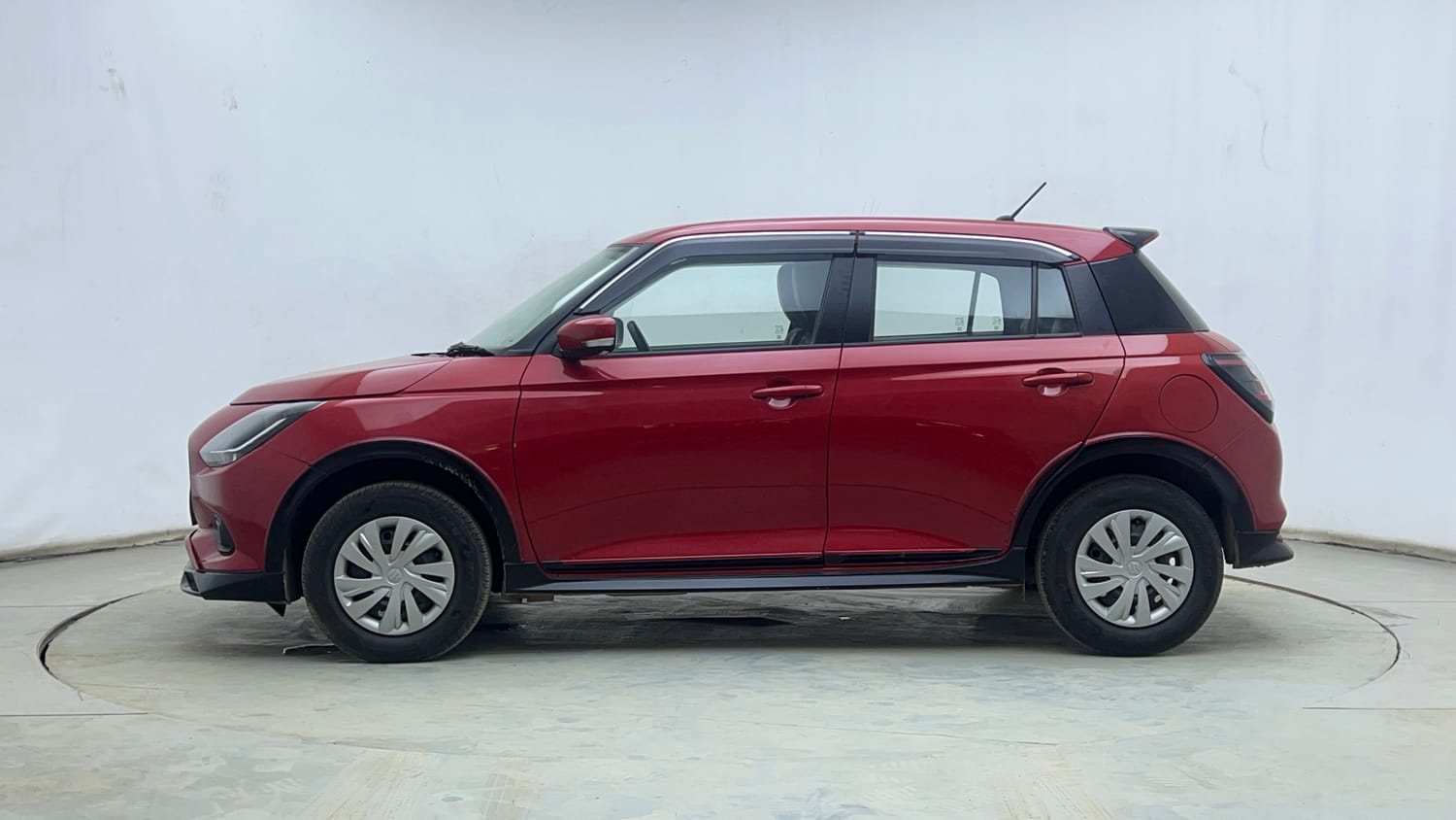 Used 2024 Maruti Suzuki Swift VXi Petrol Manual exterior LEFT SIDE VIEW