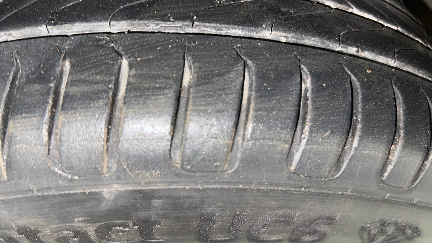Used 2017 Tata Nexon XZ Plus Diesel Dual Tone Diesel Manual tyres RIGHT FRONT TYRE TREAD VIEW