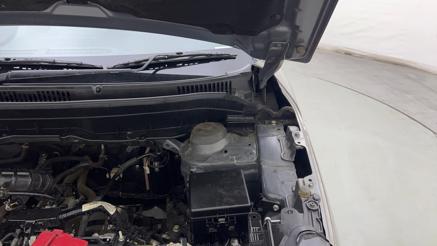 Used 2024 Maruti Suzuki Brezza ZXi Plus AT Petrol Automatic engine ENGINE LEFT SIDE HINGE & APRON VIEW