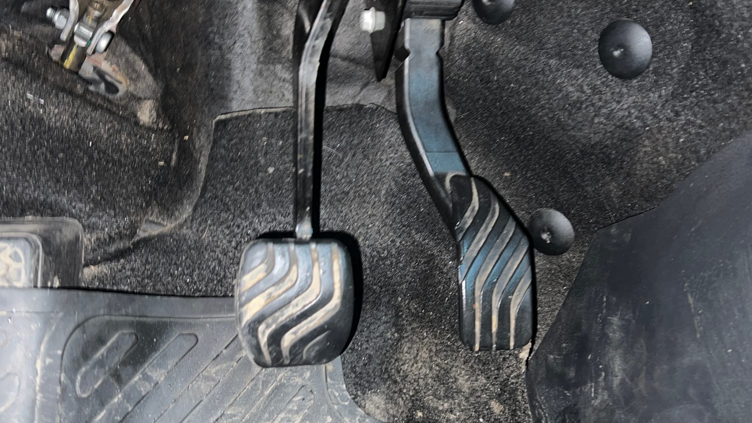 Used 2022 Nissan Magnite XV Turbo CVT Petrol Automatic interior PEDALS VIEW