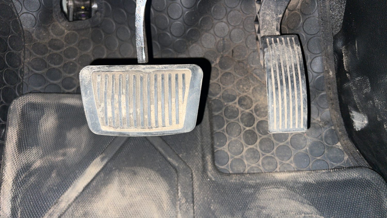 Used 2024 Hyundai Venue S (O) 1.0 Turbo DCT Petrol Automatic interior PEDALS VIEW