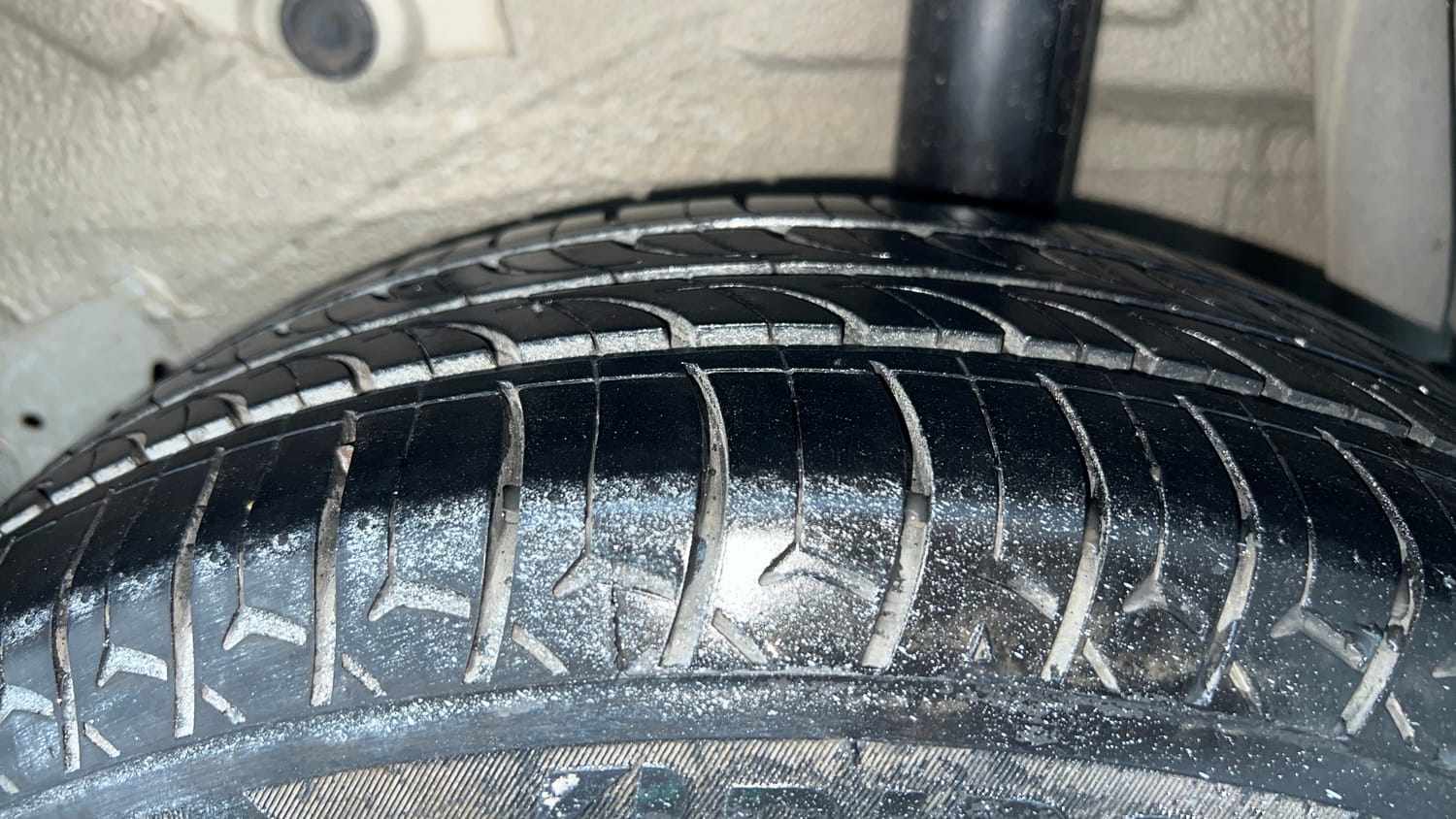 Used 2014 Maruti Suzuki Celerio VXi AMT Petrol Automatic tyres LEFT REAR TYRE TREAD VIEW