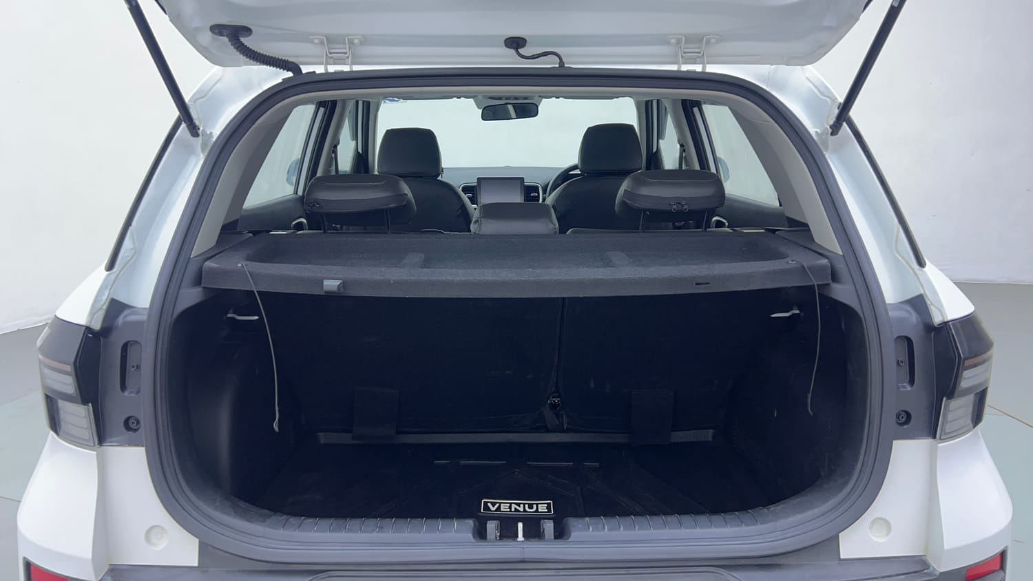 Used 2024 Hyundai Venue S (O) 1.0 Turbo DCT Petrol Automatic interior DICKY INSIDE VIEW