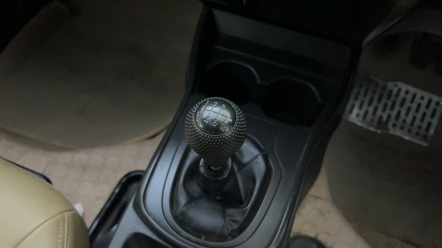 Used 2015 Honda City S Diesel Diesel Manual interior GEAR  KNOB VIEW