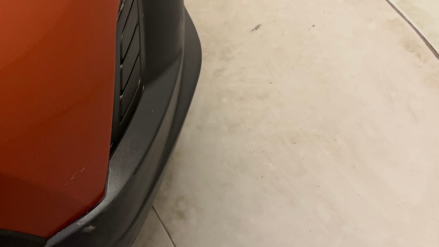 Used 2016 Mahindra KUV100 K6+ 6 STR Petrol Manual dents MINOR SCRATCH