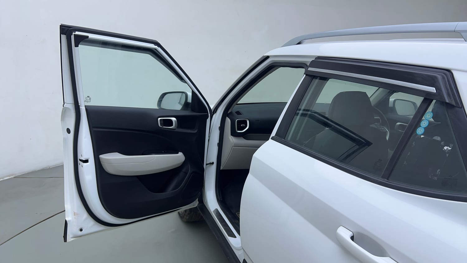 Used 2024 Hyundai Venue S (O) 1.0 Turbo DCT Petrol Automatic interior LEFT FRONT DOOR OPEN VIEW