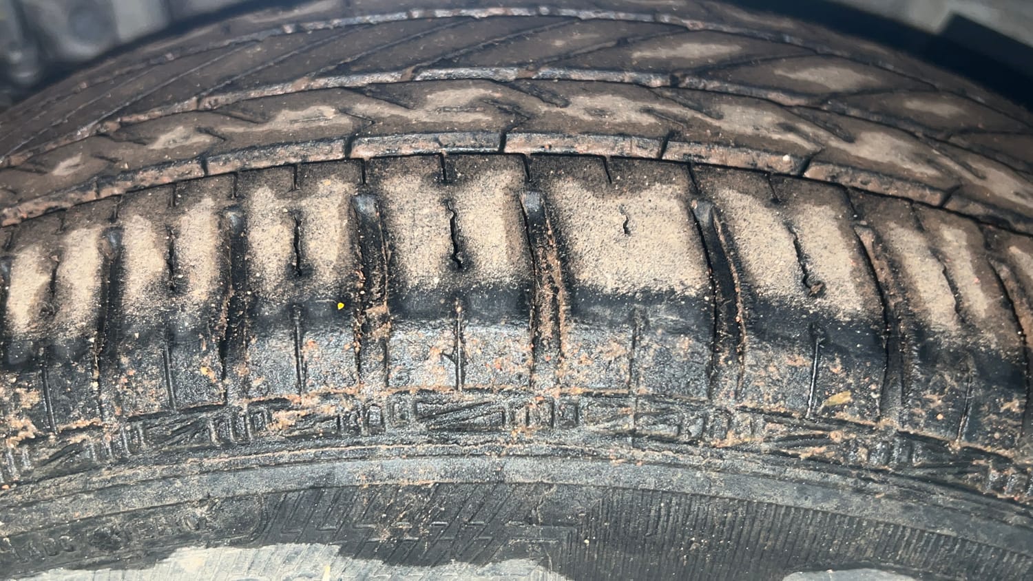 Used 2017 Hyundai Grand i10 Sportz 1.2 Kappa VTVT Petrol Manual tyres RIGHT REAR TYRE TREAD VIEW