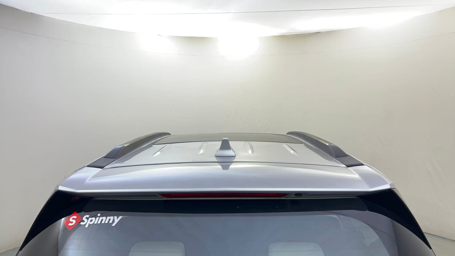 Used 2021 Mahindra XUV700 AX 7 Petrol AT 7 STR Petrol Automatic exterior EXTERIOR ROOF VIEW