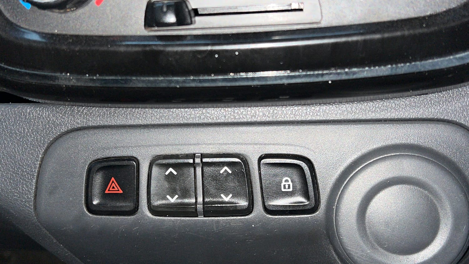 Used 2016 Renault Kwid RXT Petrol Manual top_features Power windows
