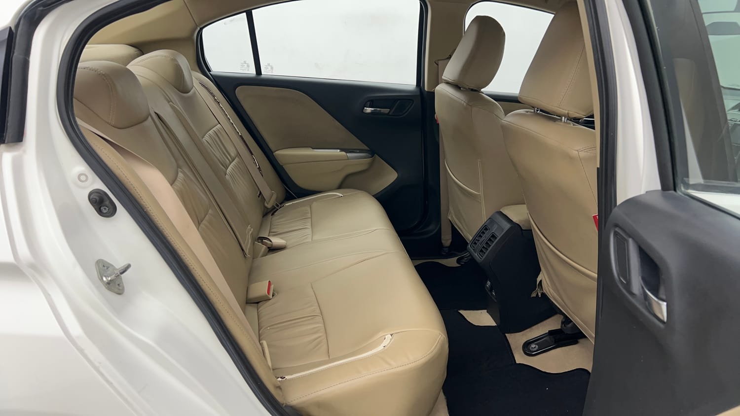 Used 2014 Honda City V Petrol Manual interior RIGHT SIDE REAR DOOR CABIN VIEW