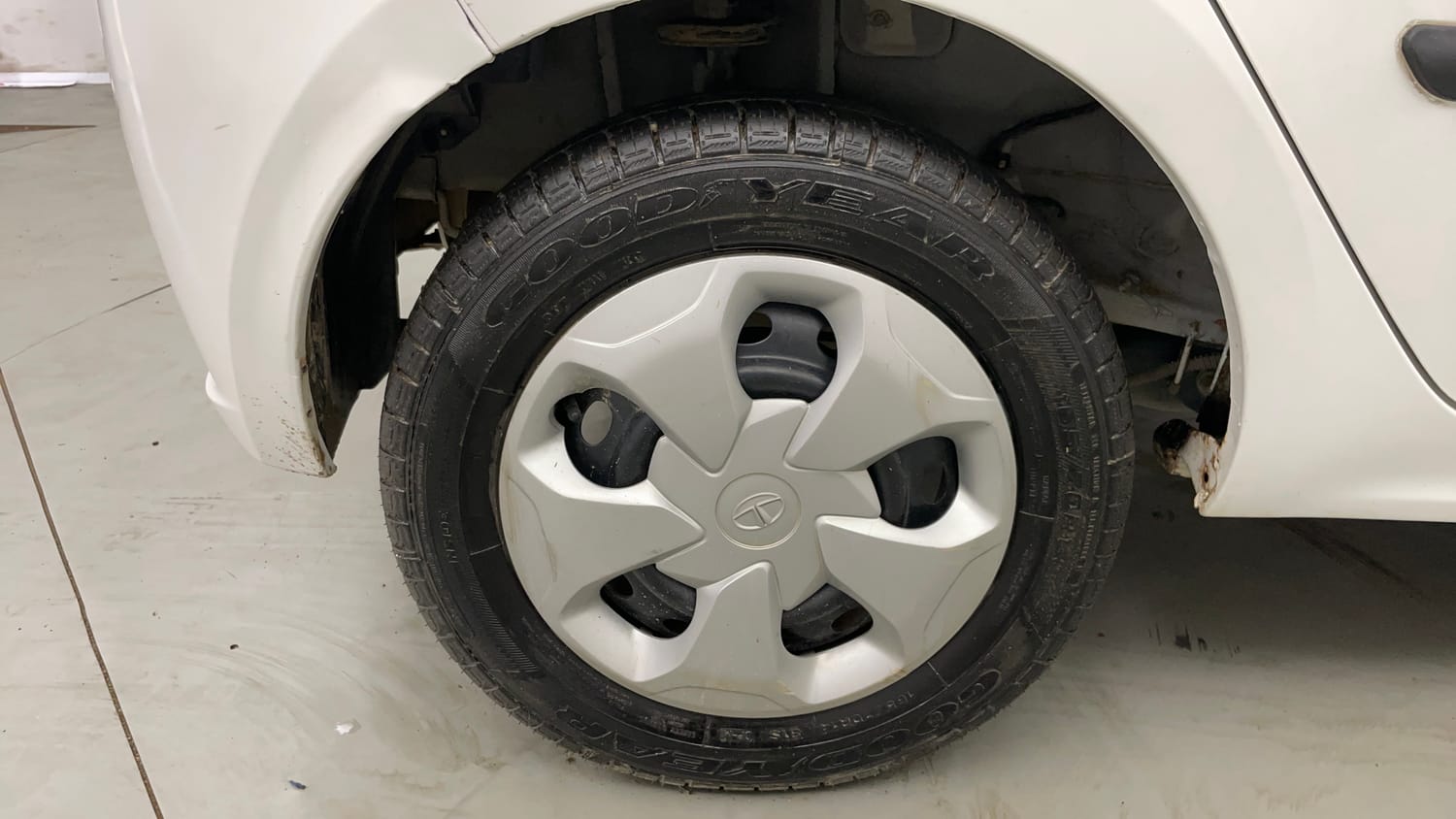 Used 2022 Tata Tiago XT Petrol Manual tyres RIGHT REAR TYRE RIM VIEW