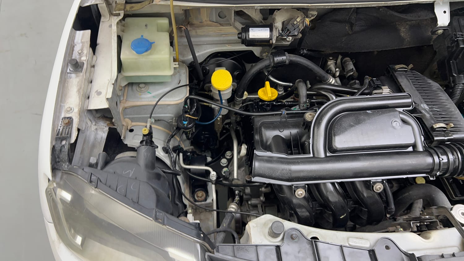 Used 2016 Renault Kwid RXT Petrol Manual engine ENGINE RIGHT SIDE VIEW