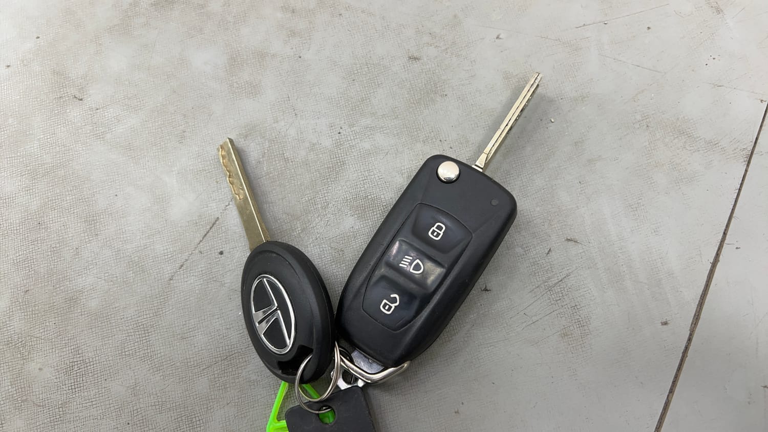 Used 2022 Tata Tiago XZ Plus CNG Cng Manual extra CAR KEY VIEW