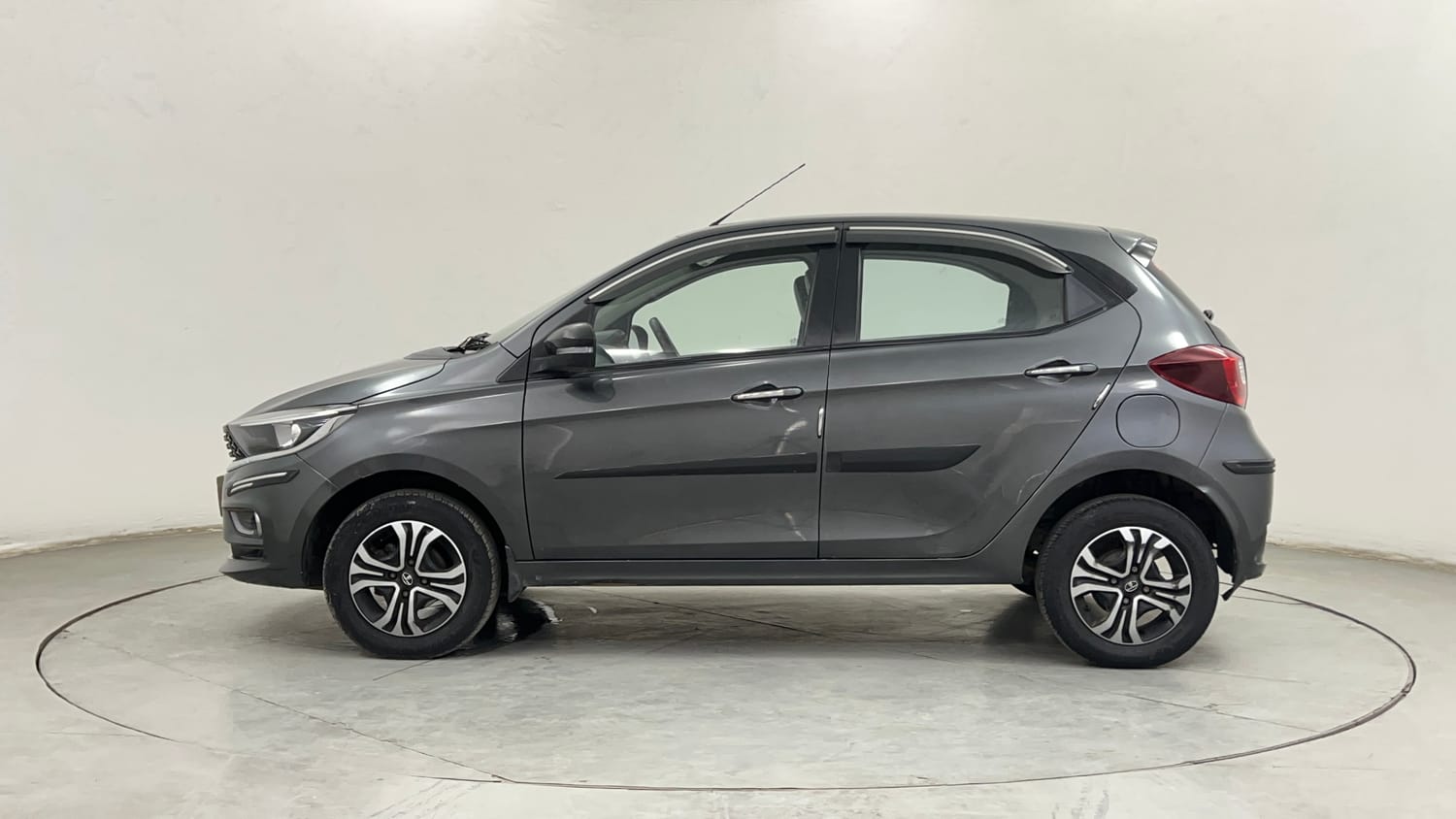 Used 2022 Tata Tiago XZ Plus CNG Cng Manual exterior LEFT SIDE VIEW