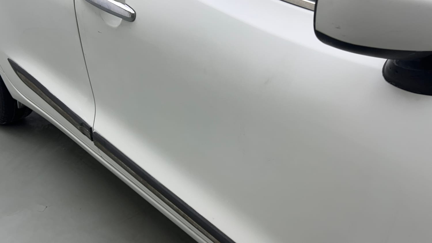 Used 2021 Maruti Suzuki Baleno Sigma Petrol Manual dents MINOR DENT