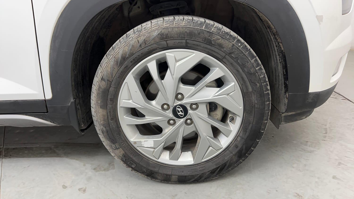 Used 2023 Hyundai Creta SX 1.5 Petrol Petrol Manual tyres RIGHT FRONT TYRE RIM VIEW