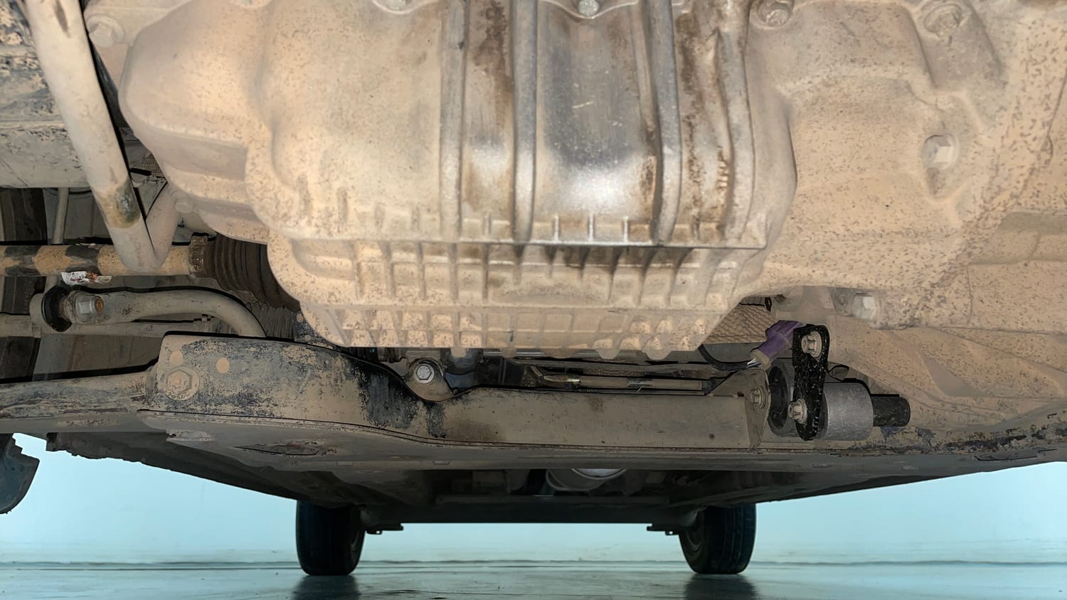 Used 2013 Ford Figo Duratec Petrol Titanium 1.2 Petrol Manual extra FRONT LEFT UNDERBODY VIEW