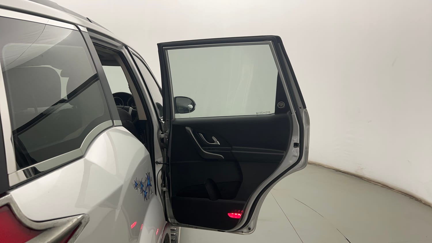 Used 2017 Mahindra XUV500 W10 AT Black Interiors Diesel Automatic interior RIGHT REAR DOOR OPEN VIEW