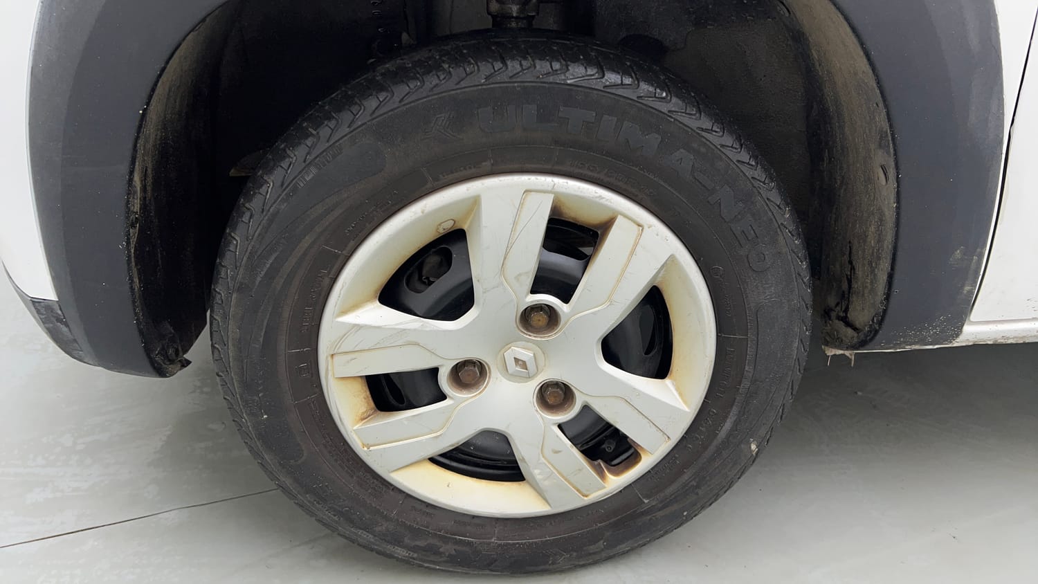 Used 2016 Renault Kwid RXT Petrol Manual tyres LEFT FRONT TYRE RIM VIEW