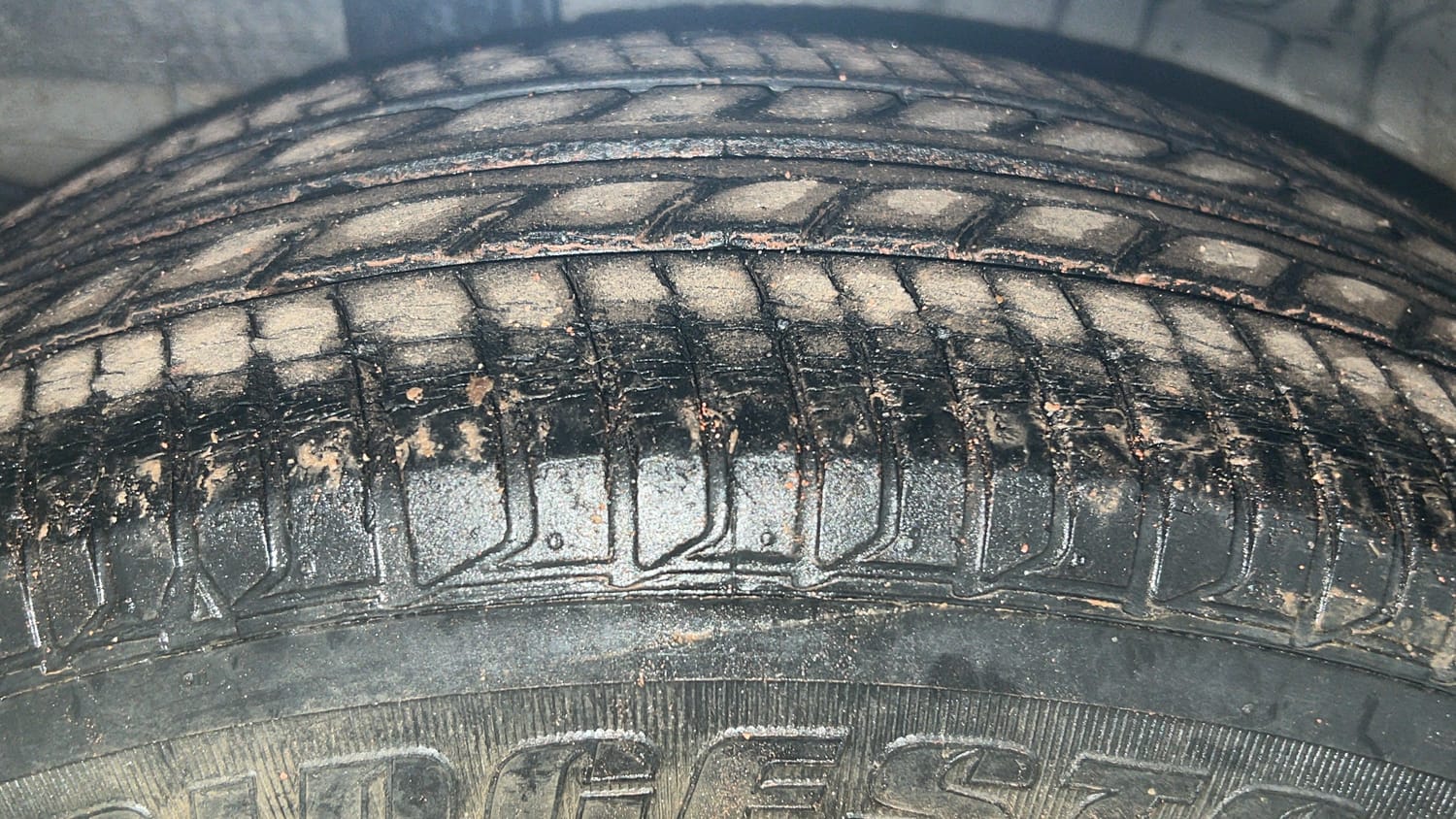 Used 2017 Honda City S Petrol Petrol Manual tyres RIGHT REAR TYRE TREAD VIEW